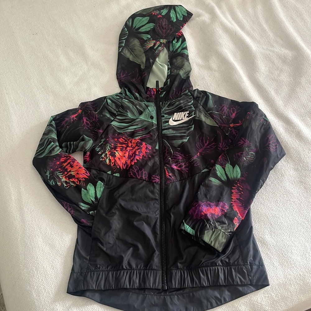 Girls Nike windbreaker size M